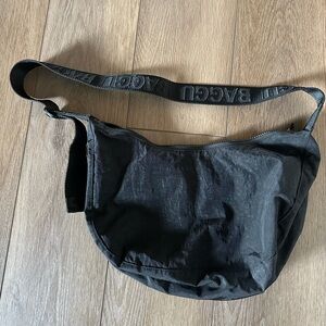 BAGGU Medium Crescent Bag